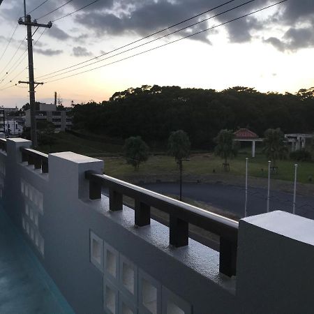 名護市多香奈アパートメント エクステリア 写真